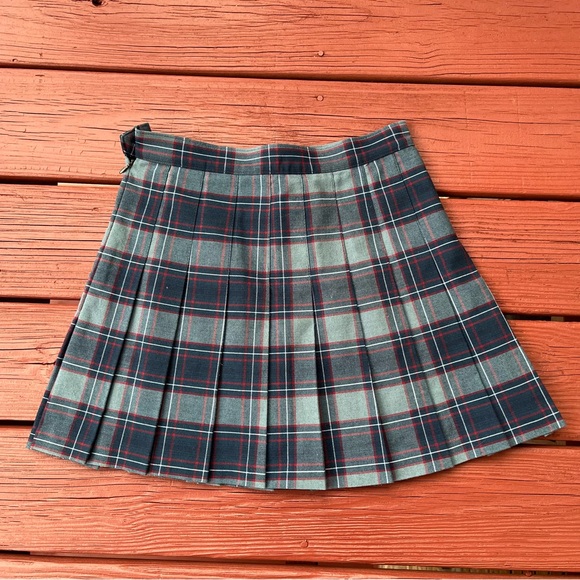 Plaid American apparel skirt - Picture 2 of 3